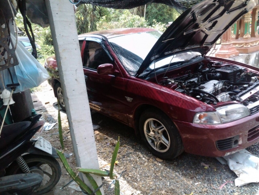 1997 MITSUBISHI, LANCER 1.5 GLXi โฉม ท้ายเบนซ์ 96-01  สีแดง เกียร์ธรรมดา ทะเบียน กท6364 กรุงเทพฯขายท้ายเบนซ์ สภาพเครื่องเกียร์ดีช่วงล่างดี สีบางๆ แอร์เย็นขี่ดี สภาพนี้เอาไปใช้งานได้เลย ขี่มันเอาไปแต่งเป็นอีโว ขายตัดถูกๆ m บ้านนา