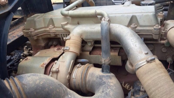 รถฮีโน่ 6 ล้อดั้ม FC4J 150 แรงม้า. ปี 49  สนใจติดต่อ 081 - 6079515