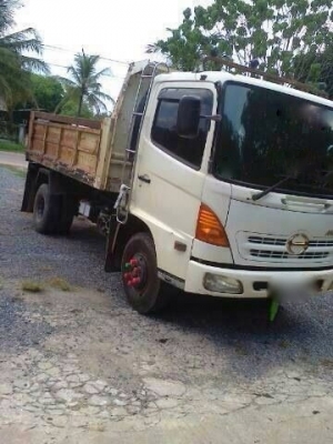 รถฮีโน่ 6 ล้อดั้ม FC4J 150 แรงม้า. ปี 49  สนใจติดต่อ 081 - 6079515