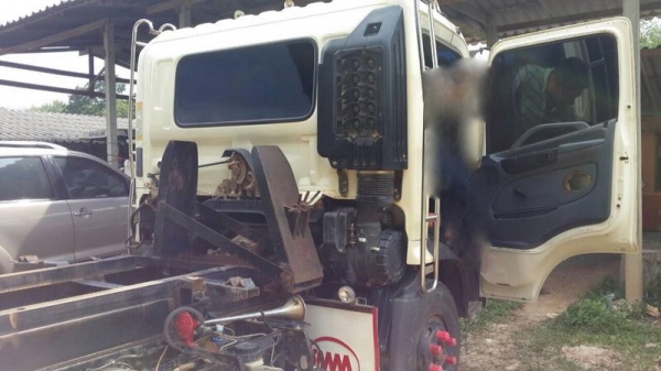 รถฮีโน่ 6 ล้อดั้ม FC4J 150 แรงม้า. ปี 49  สนใจติดต่อ 081 - 6079515