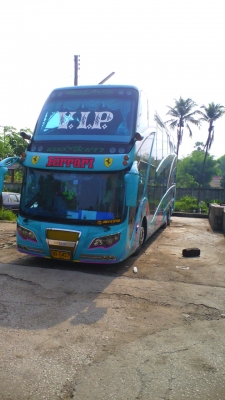 รถบัส10ล้อ อีซูสุวีไอพี 50 ที่นั่ง เครื่อง 360 แรงม้า รถจดทะเบียนปี 56 ขายเพราะไม่มีคนขับ ปล.