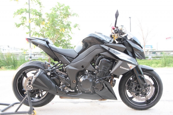 ขาย Kawasaki Z1000 ปี 2012 วิ่งน้อย ทะเบียนพร้อมโอน เครื่องดี
