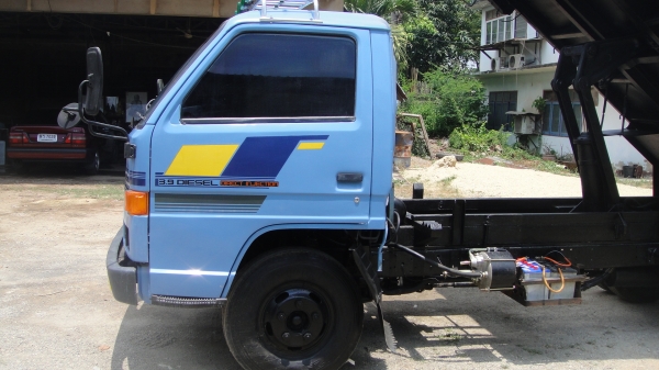 ISUZU NPR ดั๊มดิน5คิว เครื่อง110แรง สวยพรัอมใช้