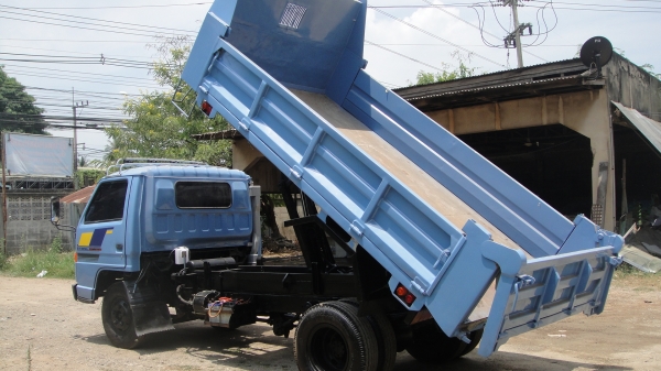 ISUZU NPR ดั๊มดิน5คิว เครื่อง110แรง สวยพรัอมใช้