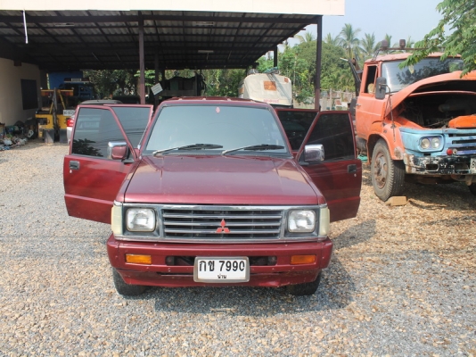 มิตซู 4 ประตู เครื่องเดิมติดรถ2000ซีซี ติดแก็สลงเล่มแล้ว เอกสารชุดโอนครบหมายเลขตรงเล่ม มิตซู 4 ประตู เครื่องเดิมติดรถ2000ซีซี ติดแก็สลงเล่มแล้ว เอกสารชุดโอนครบหมายเลขตรงเล่ม