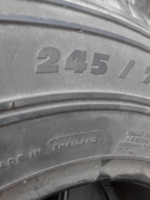 245/70R16  MICHELIN LATITUDE CROSS มีชุด 4 เส้น TEL.081-427-3941