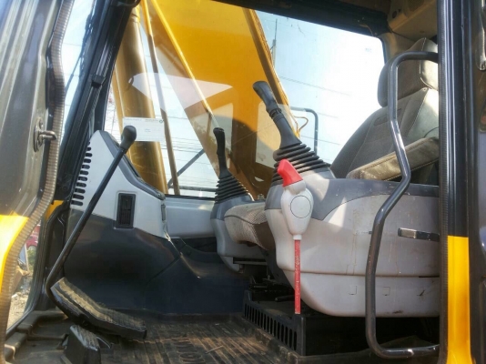 ขายรถแมคโครPC200-7 บูมยาวสภาพพร้อมใช้ เล่มทะเบียน สนใจติดต่อบอย 085-156-2314