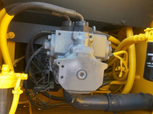 ขายรถแมคโครPC200-7 บูมยาวสภาพพร้อมใช้ เล่มทะเบียน สนใจติดต่อบอย 085-156-2314