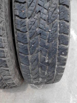 ยาง A/T 235/75R15  BRIDGESTONE DUELER A/T  มี 3 เส้น TEL.081-427-3941