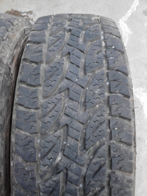 ยาง A/T 235/75R15  BRIDGESTONE DUELER A/T  มี 3 เส้น TEL.081-427-3941