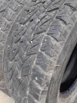 ยาง A/T 235/75R15  BRIDGESTONE DUELER A/T  มี 3 เส้น TEL.081-427-3941