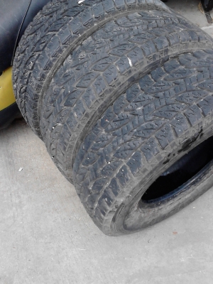 ยาง A/T 235/75R15  BRIDGESTONE DUELER A/T  มี 3 เส้น TEL.081-427-3941