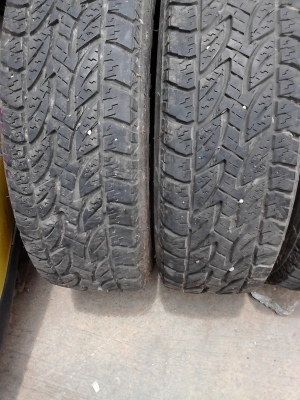 ยาง A/T 235/75R15  BRIDGESTONE DUELER A/T  มี 3 เส้น TEL.081-427-3941