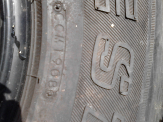 ยาง A/T 235/75R15  BRIDGESTONE DUELER A/T  มี 3 เส้น TEL.081-427-3941