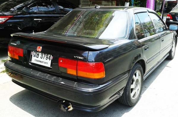 HONDA ACCORD ปี 93 ไฟท้ายสั้น เครื่องหัวฉีด เกียร์ออโต้ LPG ลงเล่มแล้ว เบาะผ้า สะอาด กระจกไฟฟ้า เซ็นทรัลล็อค รีโมทกันขโมย กันสาดตัวนอก กระจังหน้าแต่ง โลโก้ H แดง ท่อแต่ง ราคาเบาๆ HONDA ACCORD ปี 93 ไฟท้ายสั้น เครื่องหัวฉีด เกียร์ออโต้ LPG ลงเล่มแล้ว เบาะผ้า สะอาด กระจกไฟฟ้า เซ็นทรัลล็อค รีโมทกันขโมย กันสาดตัวนอก กระจังหน้าแต่ง โลโก้ H แดง ท่อแต่ง ราคาเบาๆ