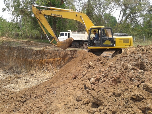 ขายรถแบคโฮ KOMATSU PC200-6 สภาพพร้อมใช้งาน ทะเบียนพร้อมโอน