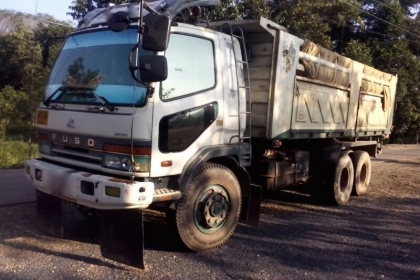 รถมิตซู 10 ล้อดั้ม FN527M - TD 191 แรงม้า.    สนใจติดต่อ 081 - 6079515