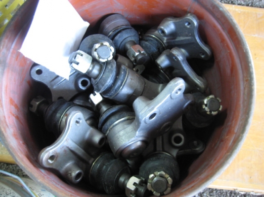 ขายเหมาลูกหมากไม่ทราบรุ่น เหมาหมดลูกละ 50 บาท