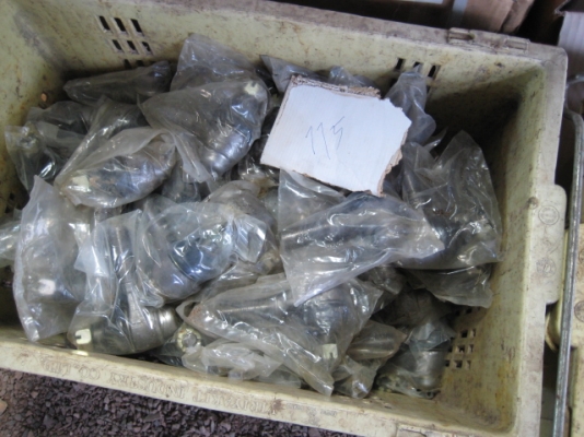 ขายเหมาลูกหมากไม่ทราบรุ่น เหมาหมดลูกละ 50 บาท