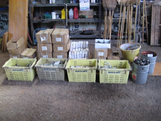 ขายเหมาลูกหมากไม่ทราบรุ่น เหมาหมดลูกละ 50 บาท