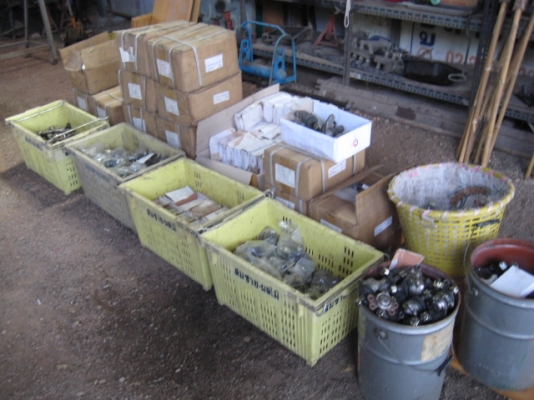 ขายเหมาลูกหมากไม่ทราบรุ่น เหมาหมดลูกละ 50 บาท