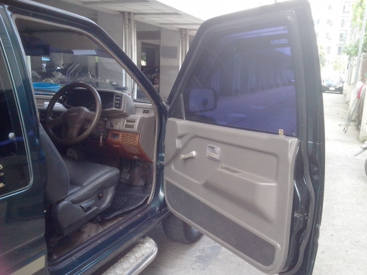 ขายกะบะ isuzu tfr romeo ปี 94 ทำสีใหม่ทั้งคันเพิ่งเสร๊จสวยๆเลยครับ