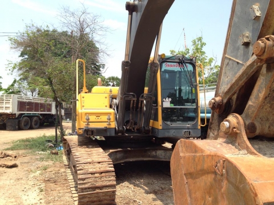 VOLVO 210 BLC พร้อมใช้งาน