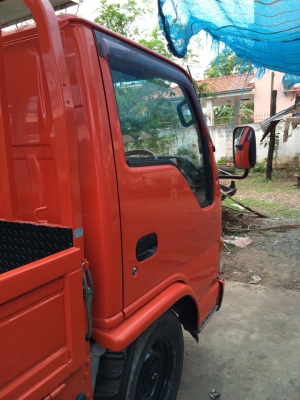 ขายรถบรรทุก 4 ล้อ มีลิฟท์ขนของน้ำหนักตันแปด ISUZU