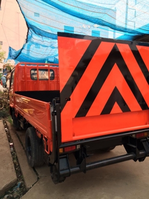 ขายรถบรรทุก 4 ล้อ มีลิฟท์ขนของน้ำหนักตันแปด ISUZU