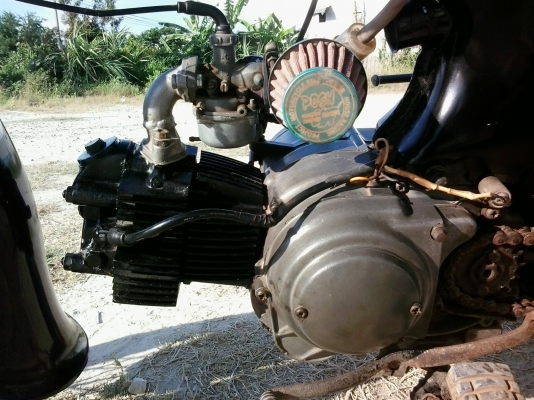 ขาย C200 เครื่องเดิมระบบไฟทองขาว สีสวยๆ ราคา17000 ครับ