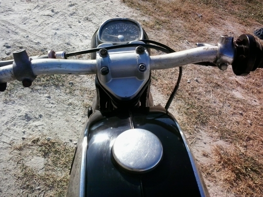 ขาย C200 เครื่องเดิมระบบไฟทองขาว สีสวยๆ ราคา17000 ครับ