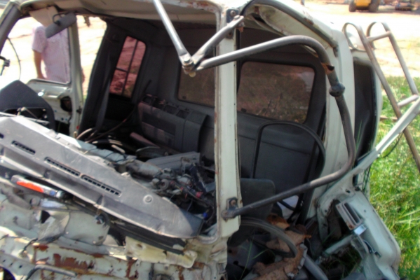 ขายชากรถสิบล้อFM3Mมีครั้ชซีพร้อมช่วงล้างมีเล่มมี2กะบะมี2หัว