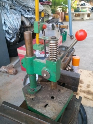 ขายปากกาเครื่องไส+เครื่องปั๊มมือโยก