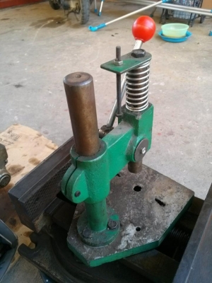 ขายปากกาเครื่องไส+เครื่องปั๊มมือโยก