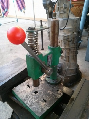 ขายปากกาเครื่องไส+เครื่องปั๊มมือโยก