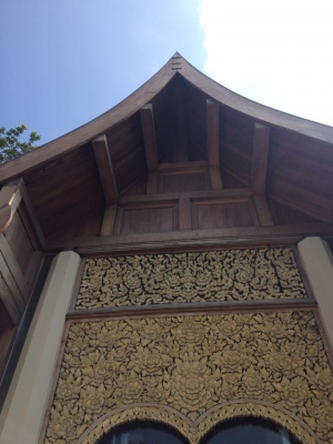 ขายจั่วลูกฟัก กับ ปั่นลม ไม้แดงเก่า รื้อมาจาก รร สวยๆ ครับ