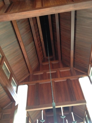 ขายจั่วลูกฟัก กับ ปั่นลม ไม้แดงเก่า รื้อมาจาก รร สวยๆ ครับ