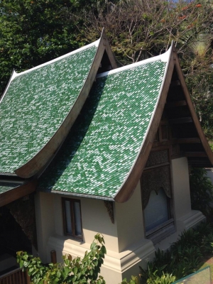 ขายจั่วลูกฟัก กับ ปั่นลม ไม้แดงเก่า รื้อมาจาก รร สวยๆ ครับ