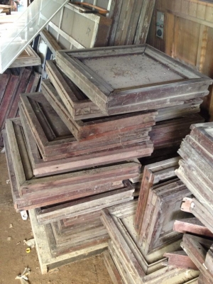 ขายจั่วลูกฟัก กับ ปั่นลม ไม้แดงเก่า รื้อมาจาก รร สวยๆ ครับ