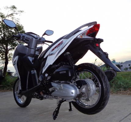 @@@  ( คุ้มค่าเงิน..ให้ทัน..ช้า....อดแน่ๆ ) ขาย ฮอนด้า CLICK 125 i หัวฉีด  รถปี 2013 เครื่องเดิมๆที่สุด ราคา 30,000 บาท     @@@