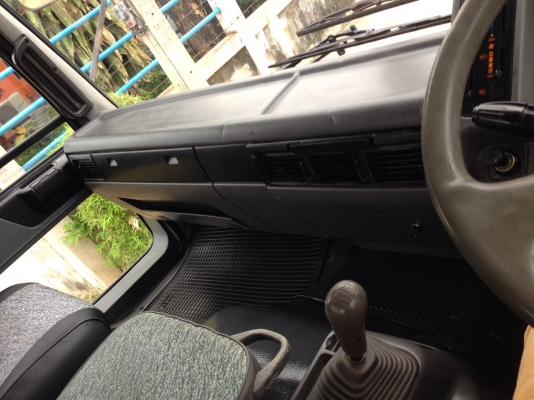 ขายหกล้อ HINO 220 hp,ติดเครน 5 ตันช่วงยาว,,น่าใช้งาน,สวยๆ