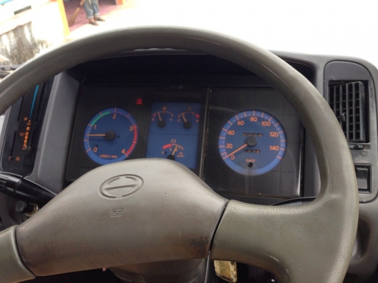 ขายหกล้อ HINO 220 hp,ติดเครน 5 ตันช่วงยาว,,น่าใช้งาน,สวยๆ