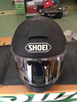 ธารนนทบุรี//ขายหมวก SHOEI รุ่น NEOTEC มีเลนกันแดดในตัว ราคา22,000 บาท พร้อมจัดส่ง