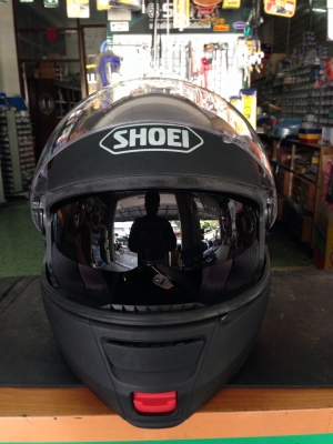 ธารนนทบุรี//ขายหมวก SHOEI รุ่น NEOTEC มีเลนกันแดดในตัว ราคา22,000 บาท พร้อมจัดส่ง