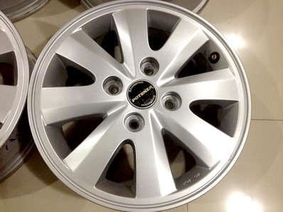 แม็กซ์ 15 นิ้ว 8 ก้าน PCD 4-114.3  กว้าง 5 - ET45 ตจว ส่งได้ครับ