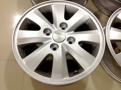 แม็กซ์ 15 นิ้ว 8 ก้าน PCD 4-114.3  กว้าง 5 - ET45 ตจว ส่งได้ครับ