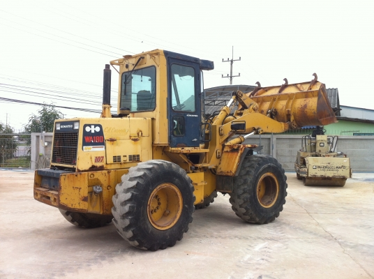 ขายรถตักล้อยาง มาใหม่ พึ่งมาถึง WA180-1 ยี่ห้อ KOMATSU รถเก่านอก ไม่เคยใช้งานในไทย