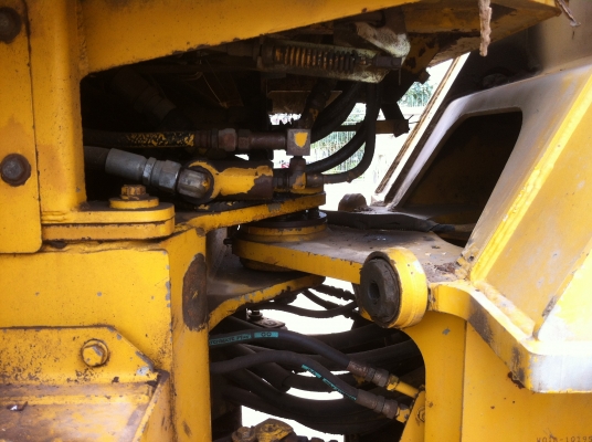 ขายรถตักล้อยาง มาใหม่ พึ่งมาถึง WA180-1 ยี่ห้อ KOMATSU รถเก่านอก ไม่เคยใช้งานในไทย