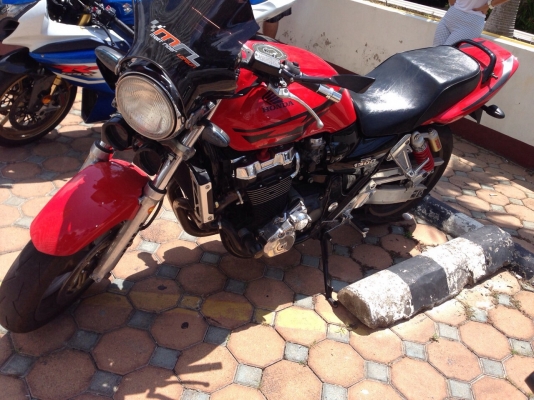ธารนนทบุรี//ขาย honda cb1300 ปี2000  ยื่นทำทะเบียนแล้วครับ