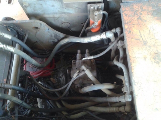 ขายรถแบ็คโฮ ฮิตาชิ EX200-3 เอกสารเล่มทะเบียน เมกกะปั๊ม เครื่องเดิม ช่วงล่างดี